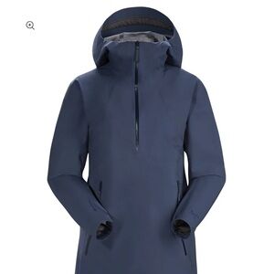 Arc'teryx Women's Venda anorak, beautiful navy color